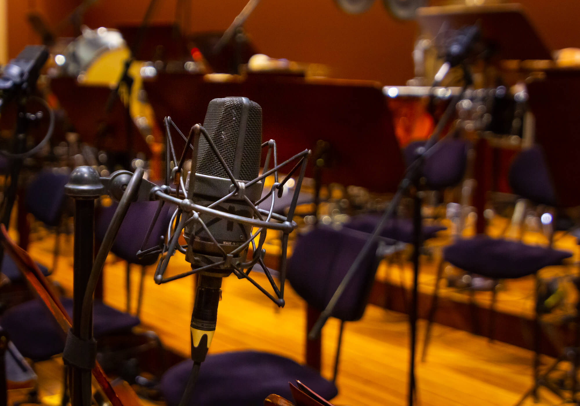 Studio S549J78AU6.jpg